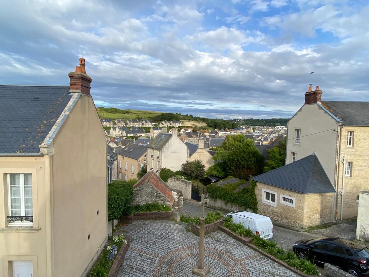 La Maison Bleue Port-en-Bessin-Huppain Exterior foto